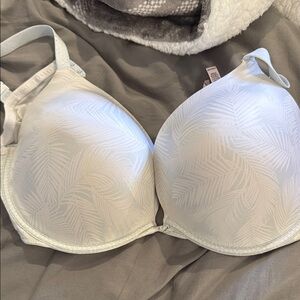 Victoria's Secret White Leaf Pattern Bra